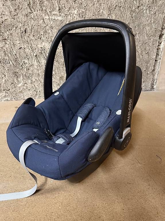 Maxi-Cosi Seggiolini per auto: Maxi Cosi Kindersitz – Usato da Basel venduto da pau_96mv