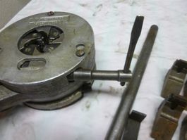 Gewindeschneider Gewindebohrer Satz  Glocke Schneideisen