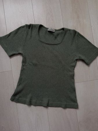 Damen T-Shirt von Replique in Olivgrün gerippt Grösse S 