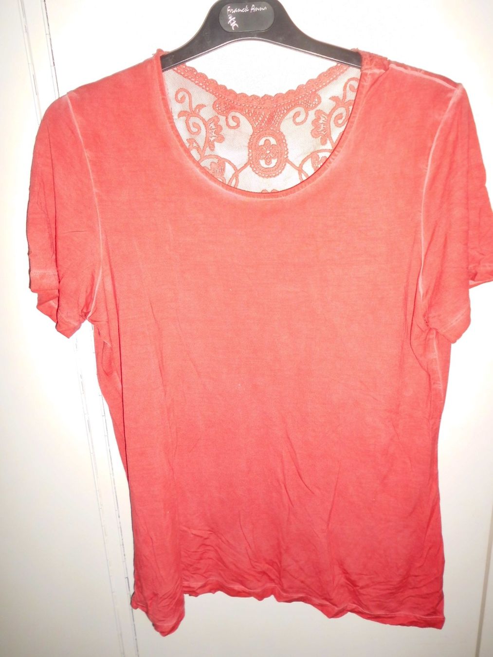 T-Shirts: T-shirt rouge batik T.44 – Gebraucht aus Marin-Epagnier von Madja
