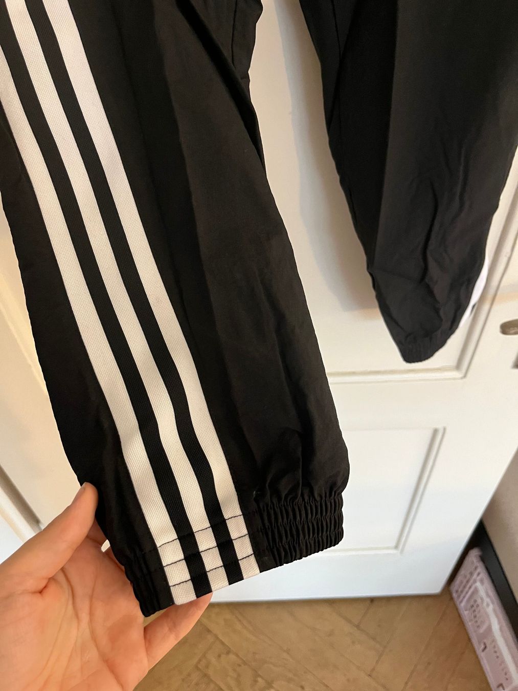 Adidas Pantaloni: Trainerhose Adidas – Nuovo (secondo la descrizione) da Zürich venduto da hello.paulene 4