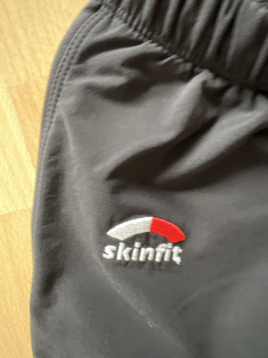 Skinfit Hosen: Skinfit, Grösse S, Schwarz – Gebraucht aus Balzers von Alannah 2