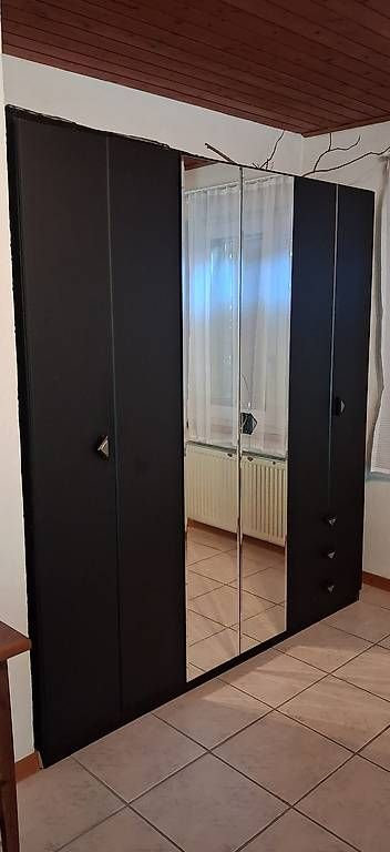 Schränke: Armoire de chambre – Gebraucht aus Rocourt von Ouzetau 1