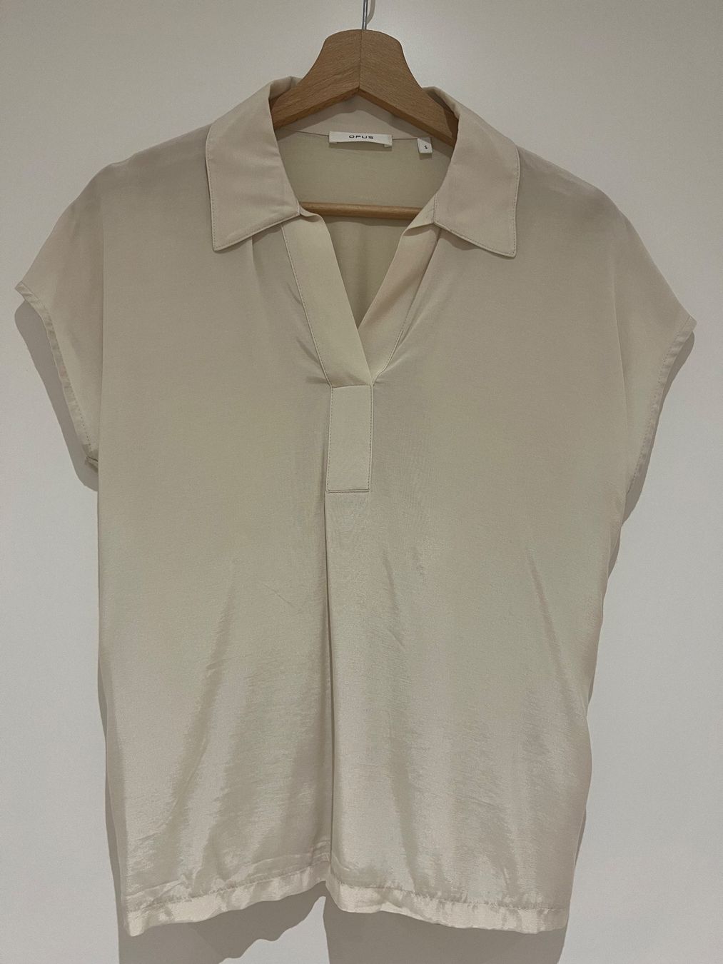 Magliette Polo: OPUS Poloshirt Beige – Usato da Mollis venduto da mei_b9f2