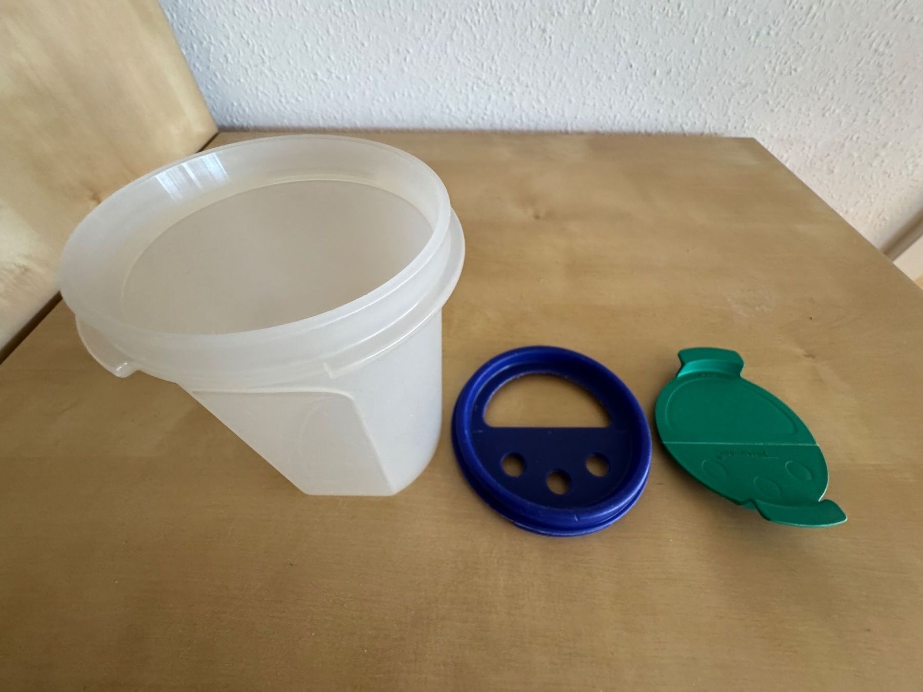 Tupperware Contenitori & Simili: Käsestreuer von TUPPERWARE – Usato da Luzern venduto da Ankerli