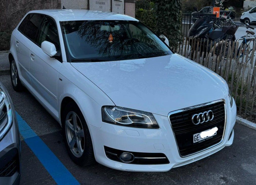 Audi Automobili: Audi a3 Tdi 1.6 S-Line Sportback – Usato da Genève venduto da kga03 1