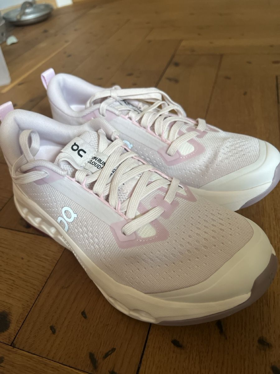 On Chaussures femmes: On Cloudsurfer Trail – Neuf (Voir description) à Zürich par Sarah552