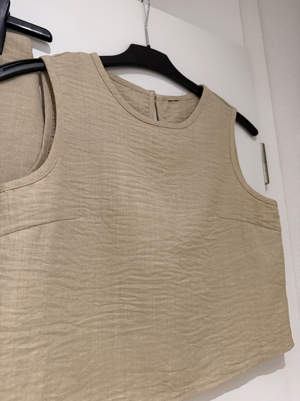 Shein Lotti di vestiti: Ensemble beige top | short – Nuovo (secondo la descrizione) da La Chaux-de-Fonds venduto da 19_po 1