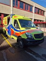 Rettungswagen 4x4 mit Koffer, evt, für Camper oder Wohnmobil