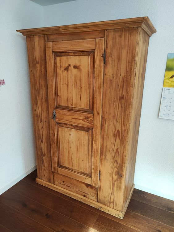 Alter Schrank Kaufen auf Ricardo