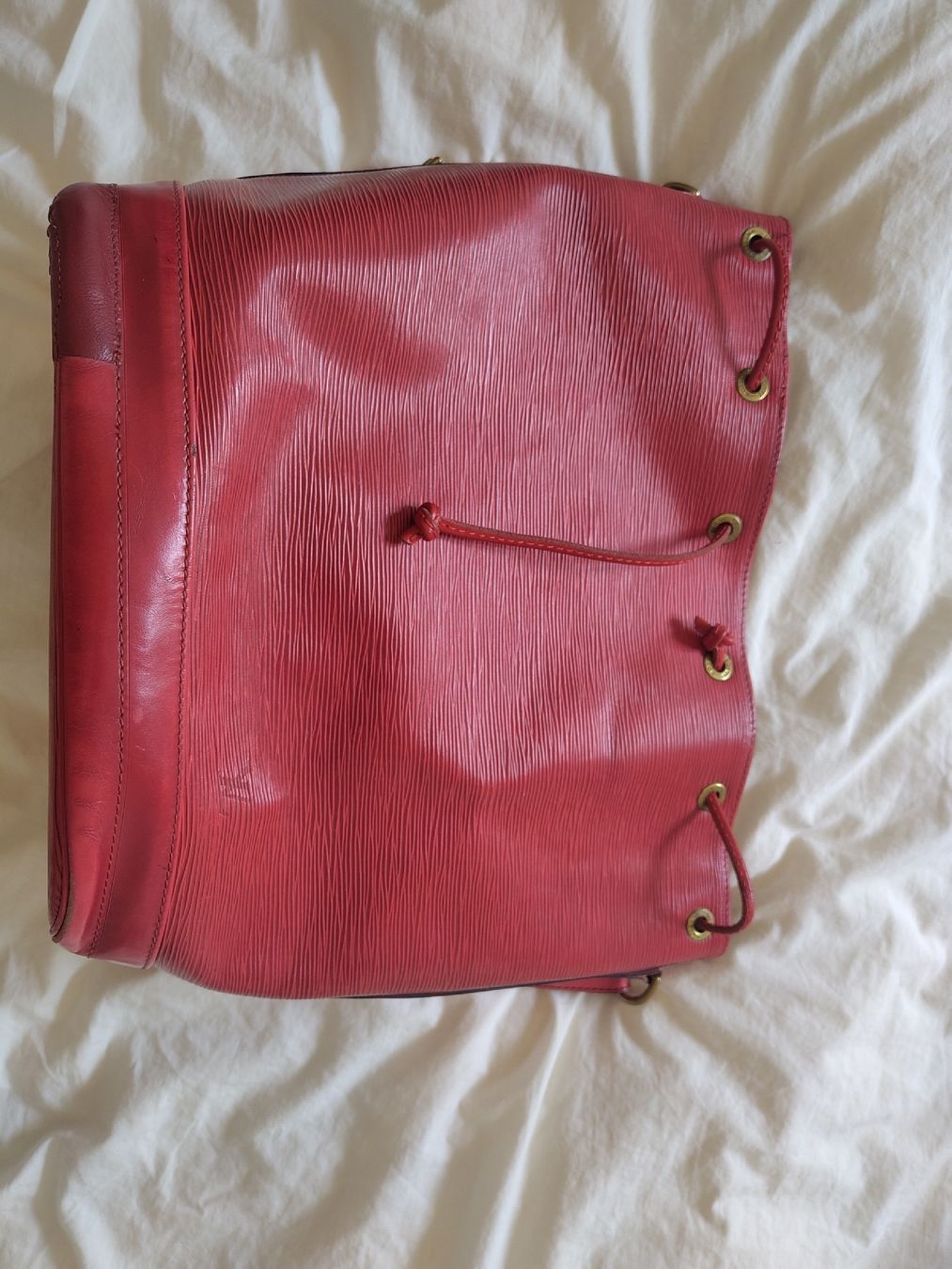 Louis Vuitton Taschen für Damen: Louis Vuitton Grand Sac Noé rot – Gebraucht aus Zürich von karinwenger86
