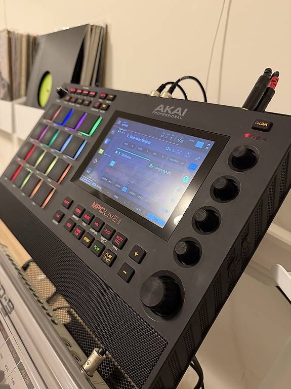 Musikinstrumente: Akai MPC Live 2 Like New Condition – Gebraucht aus Pregassona von NunzioP 4