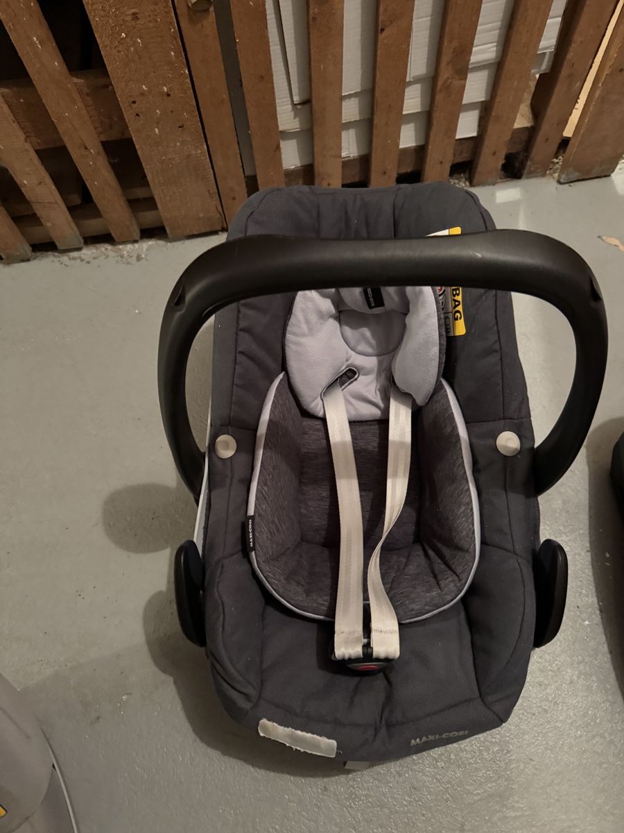 Maxi-Cosi Auto-Kindersitze: Maxi Cosi set – Gebraucht aus Adliswil von Udarius 6