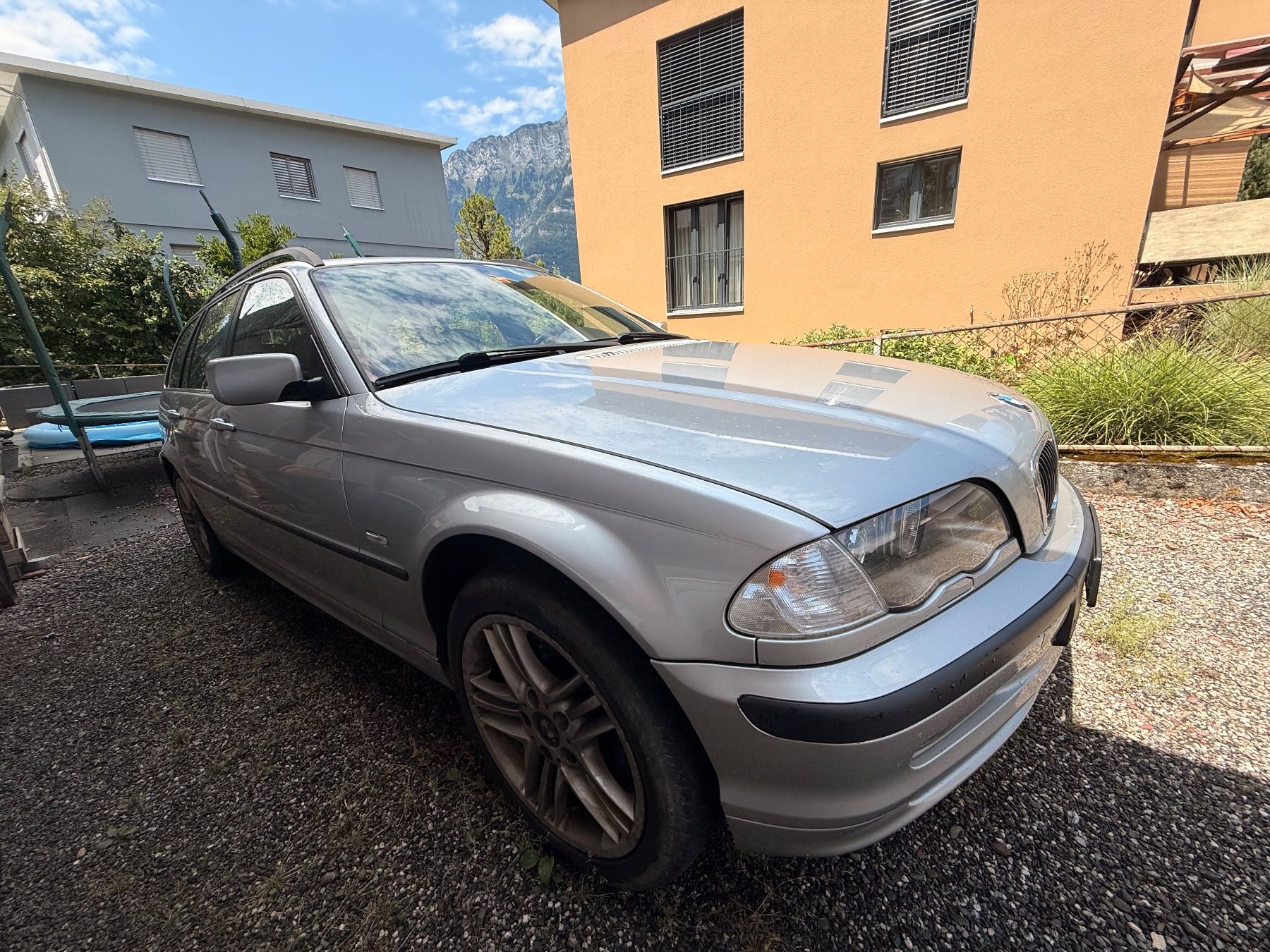 BMW Autos: BMW 330xi Touring MFK 02.25 – D'occasion à Unterterzen par Diamond1291 1