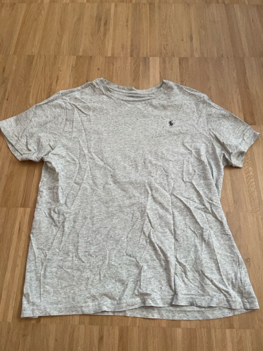 Ralph Lauren Hemden, T-Shirts & Polos: Polo Ralph Lauren Tshirt – Gebraucht aus Oberengstringen von Lor_10An