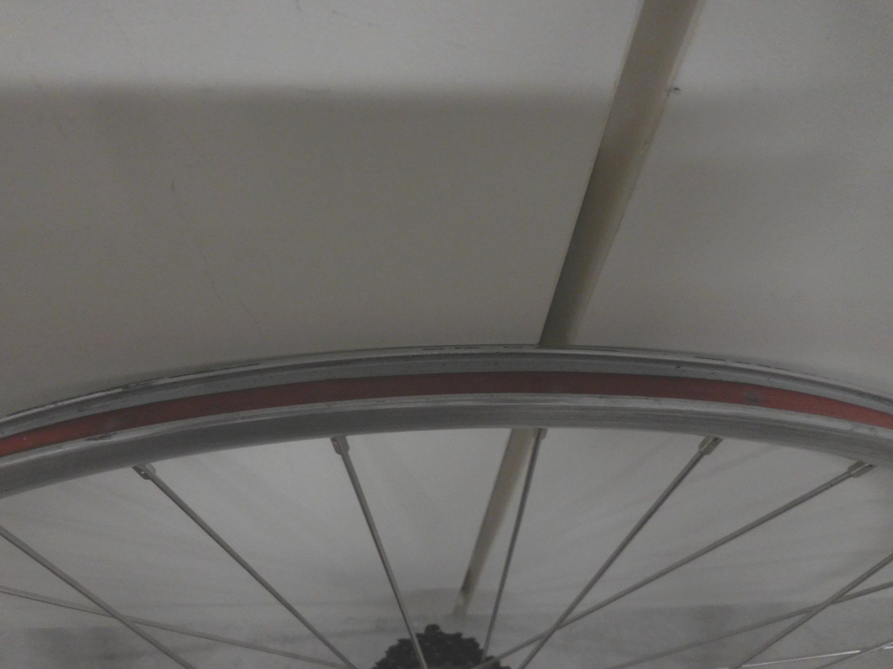 Pneumatici & Ruote complete: Rennvelo Hinterrad 28″ – Usato da Zürich venduto da Stabiliaocc 3