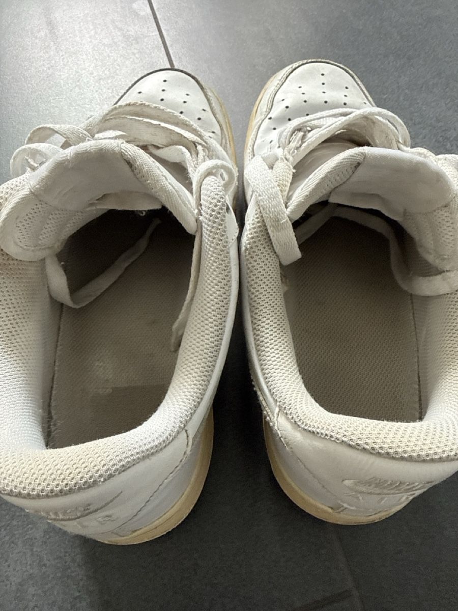 Nike Scarpe da uomo: Gebrauchte Nike Air Force 1 (42.5) – Usato da Bern venduto da jea_g5c2 2