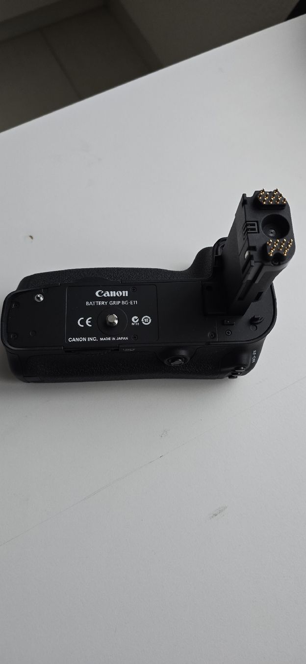 Canon Fotocamera: Canon BG-E11 Akkugriff – Nuovo (secondo la descrizione) da Rüti ZH venduto da S2017