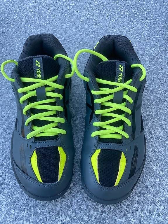Yonex Scarpe da uomo: Hallenschuh Yonex Badmintonschuh Gr. 37 – Usato da St. Pelagiberg venduto da Yellow73 2