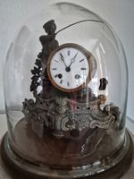 Antike Tischuhr - Bronzeguss - mit Glasglocke