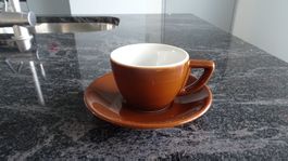 Rössler Braune Tasse mit Unterteller
