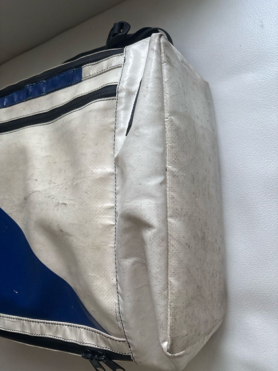 Freitag Sacs à dos: Freitag Tasche blau weiss gebraucht – D'occasion à langenthal par rundholz7 4