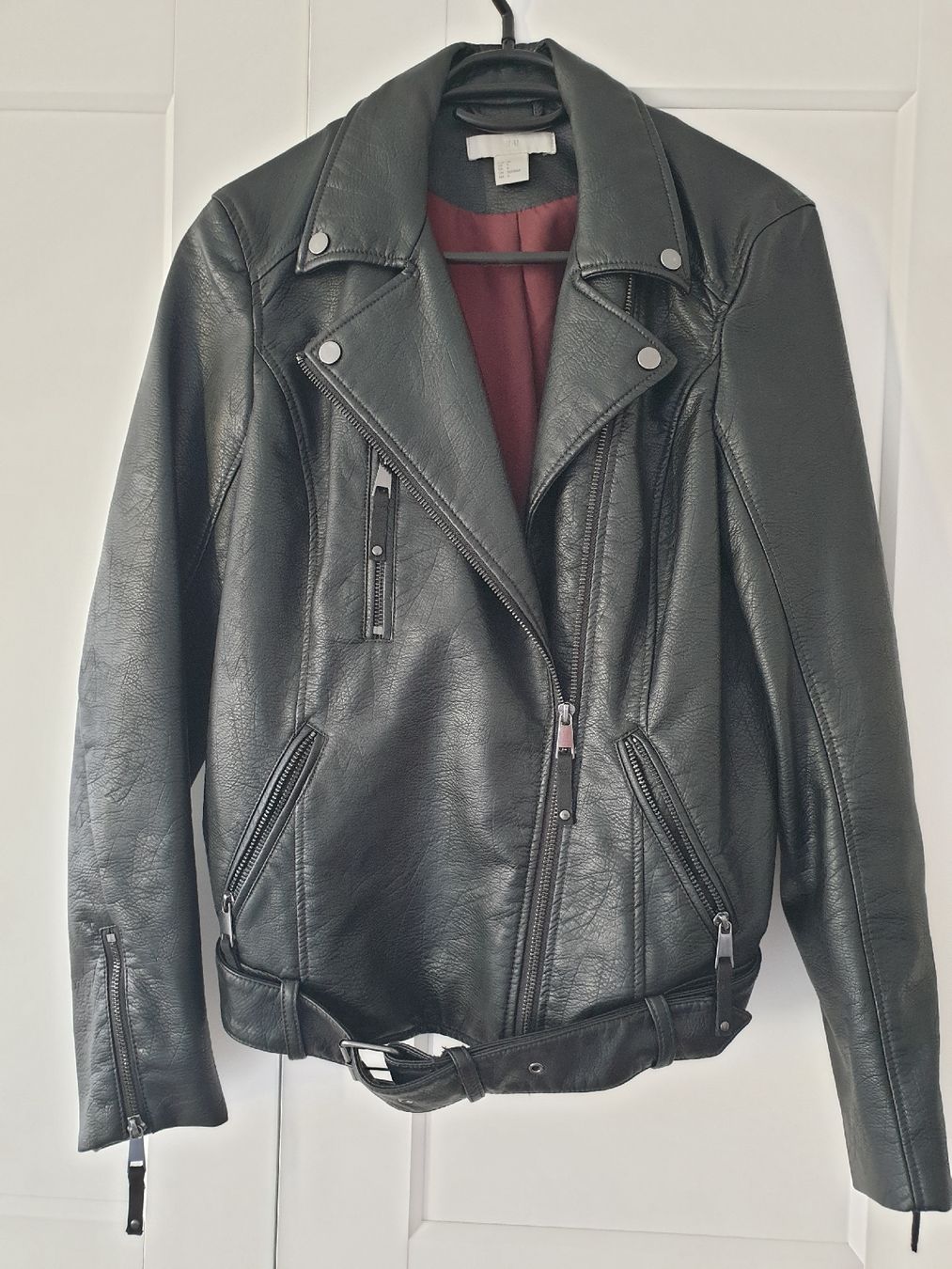 H&M Giacche: Schwarze Kunstlederjacke von H&M, Grösse 38 – Usato da Steffisburg venduto da Blue_bj5g 1