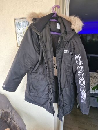 Winterjacke allaccess, schwarz, Grösse XL, neuwertig
