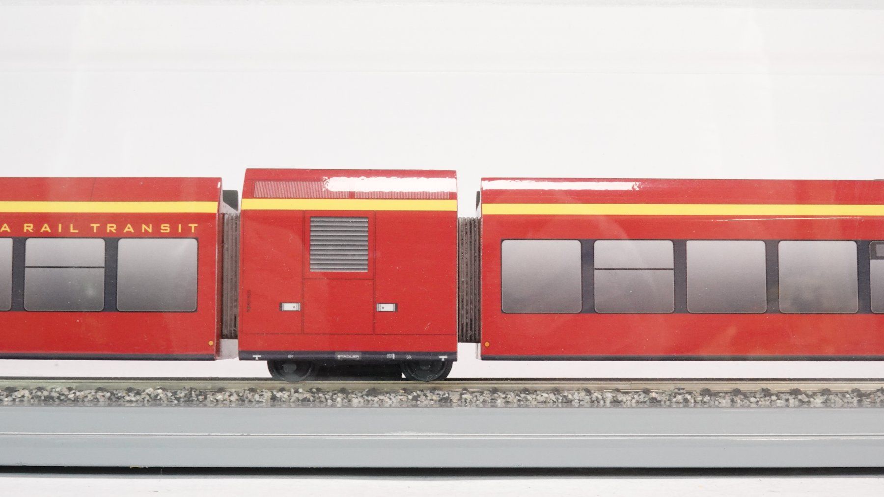 Modellini di ferrovie: e6 Stadler Rail Smart Prototyp Californien ca. Spur S – Usato da Thun venduto da evinka_gmbh 5