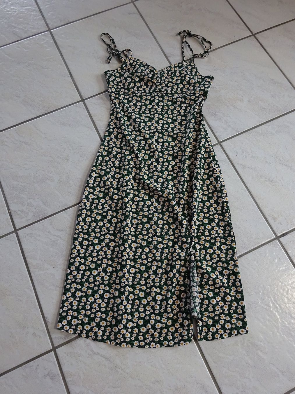 Shein Vestiti: Herziges Trägerkleid/Shein – Nuovo (secondo la descrizione) da Rothrist venduto da Mistery1