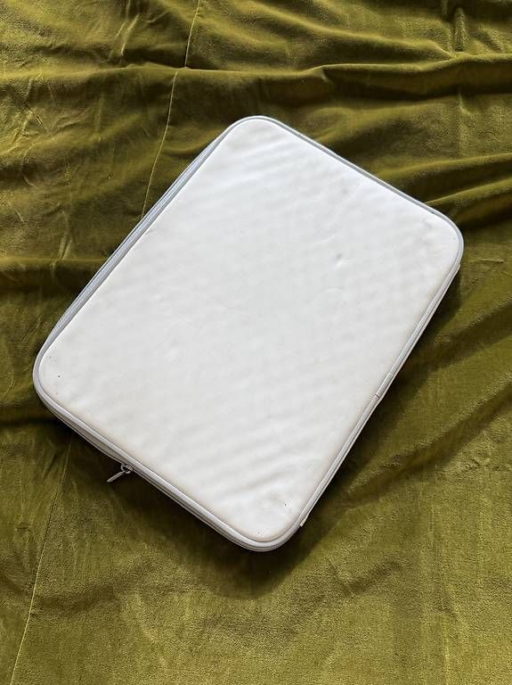 Covers & Borse: Laptop Schutzhülle 15" Zeroshock – Usato da Flawil venduto da PWMU