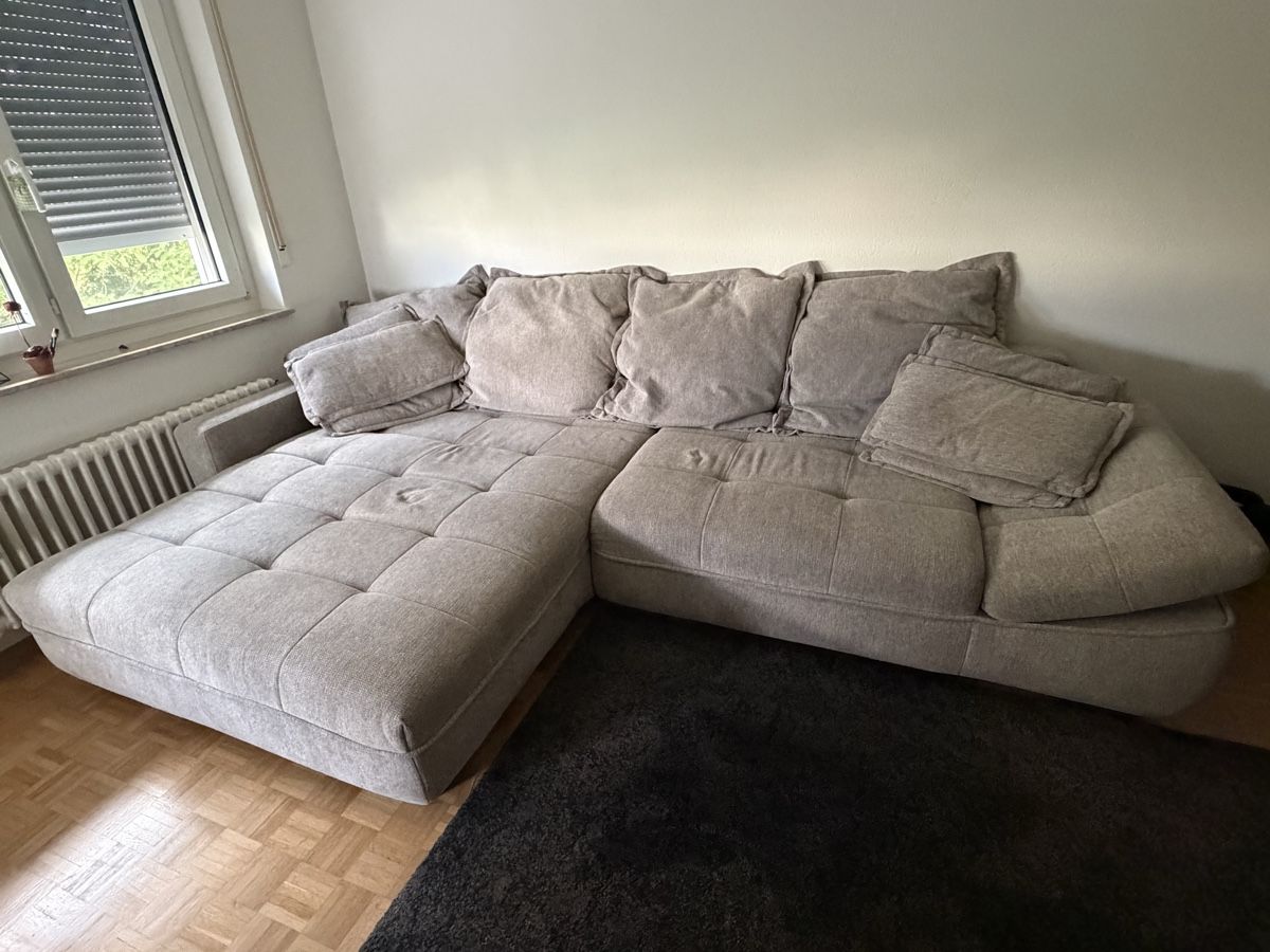 Sofas: Schönes, modernes L-förmiges Sofa mit Bettfunktion – D'occasion à Dübendorf par mas_lsc9 2