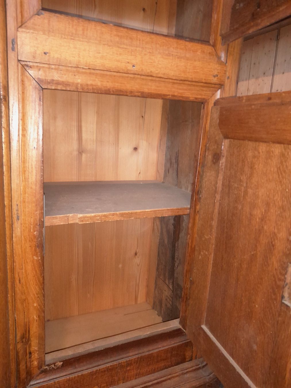 Armadi: Antiker Schrank – Usato da Ulisbach venduto da Toggenburg35 8
