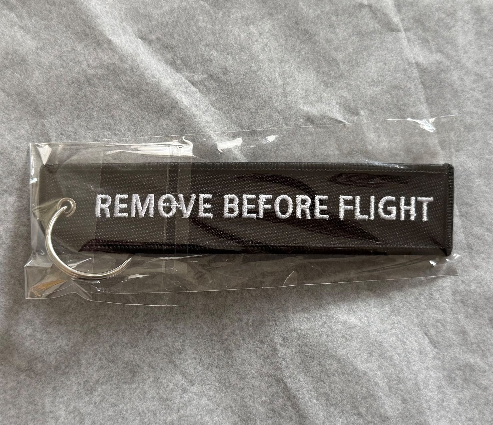 Portachiavi: Porte-clés "Remove before flight" - Air Canada - Noir/blanc – Nuovo (secondo la descrizione) da Denges venduto da peumens 1