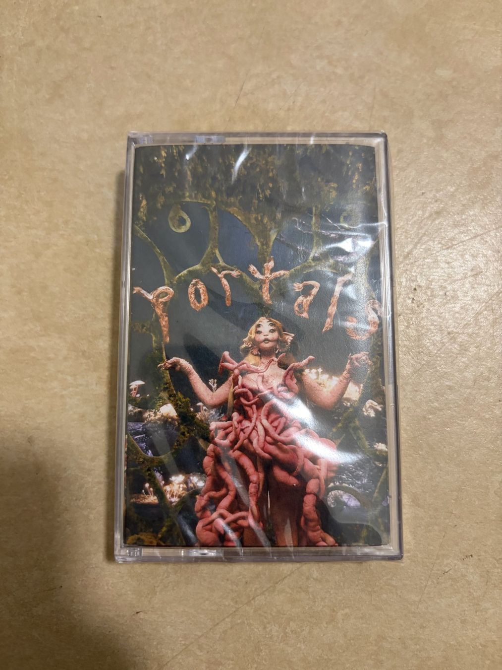 Cassettes audio: Melanie Martinez Portals Light Pink Kassette – Neuf avec emballage d'origine à Zürich par Nexaro