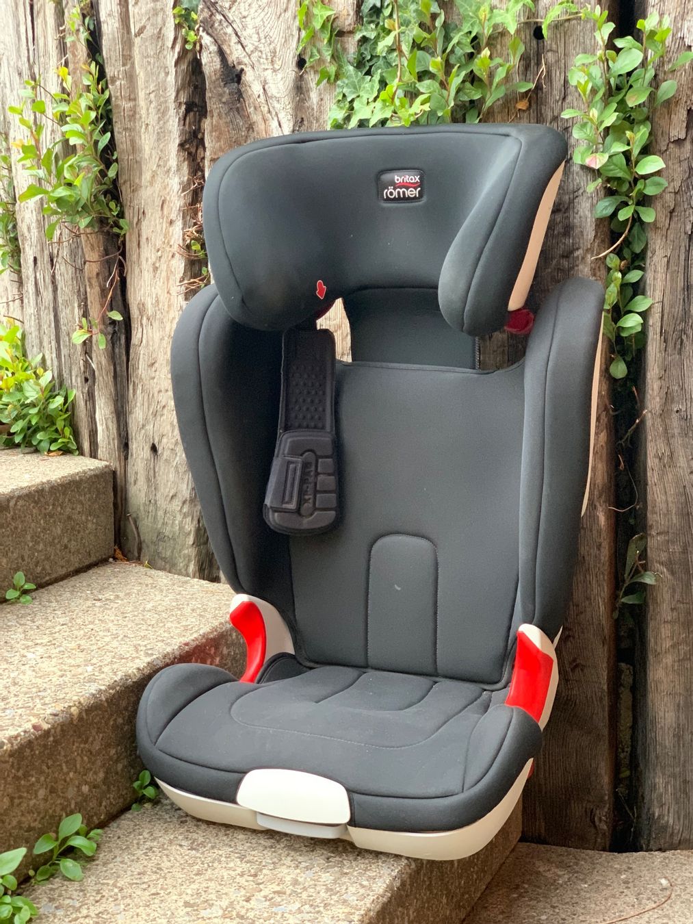 Britax Römer Auto-Kindersitze: Kindersitz Britax Römer schwarz – Gebraucht aus Zürich von ksc_qs68