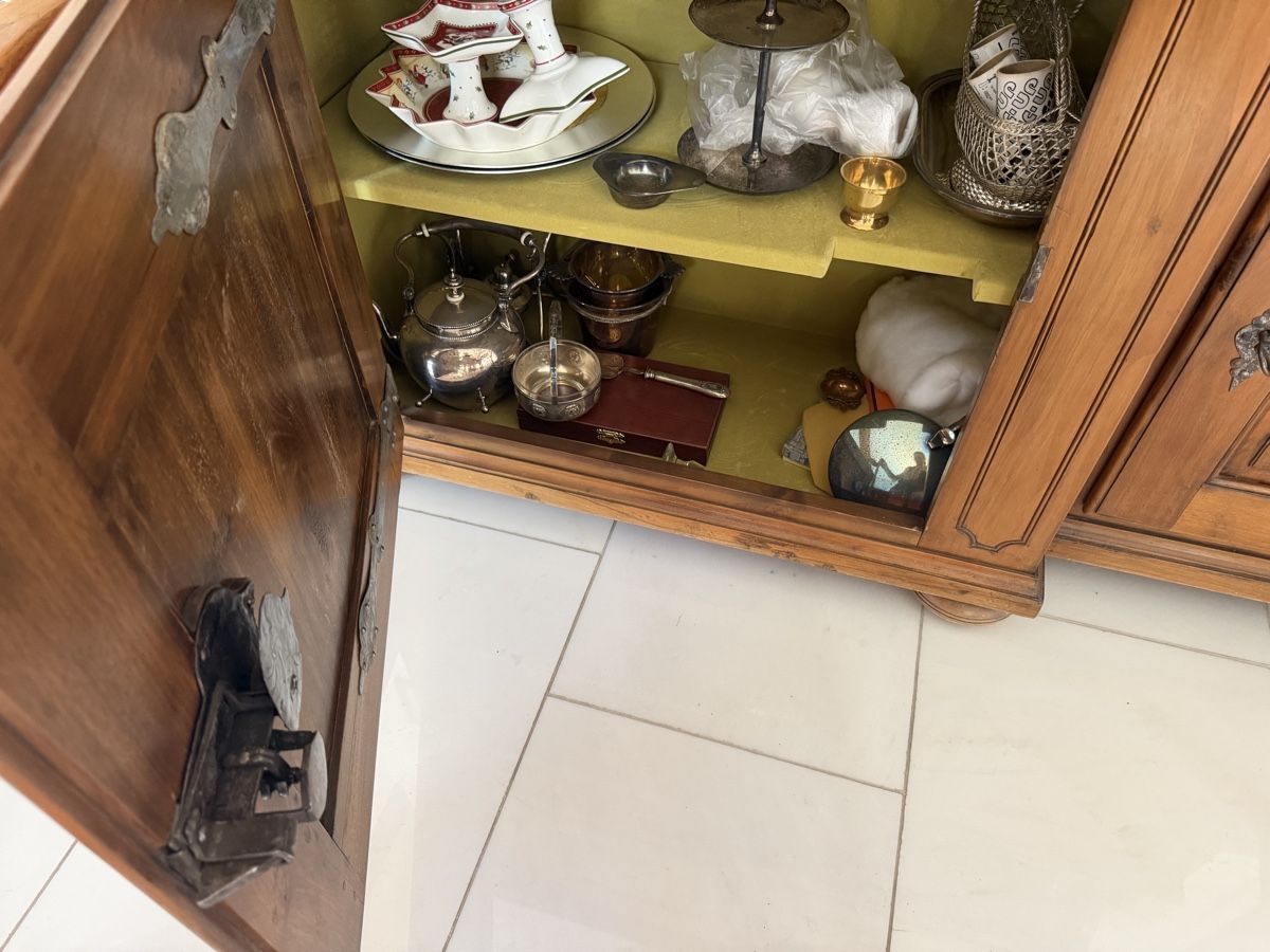 Credenze: Antiker Geschirrschrank - Buffet – Usato da Zürich venduto da CeFiVu 2