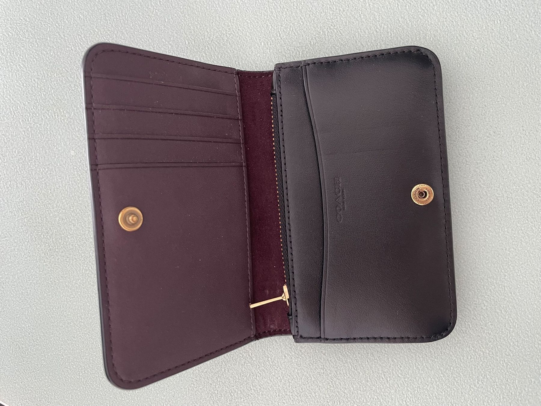 Coach Portafogli: Coach ESSENTIAL SLIM CARD CASE – Usato da Baar venduto da Chrila3 1