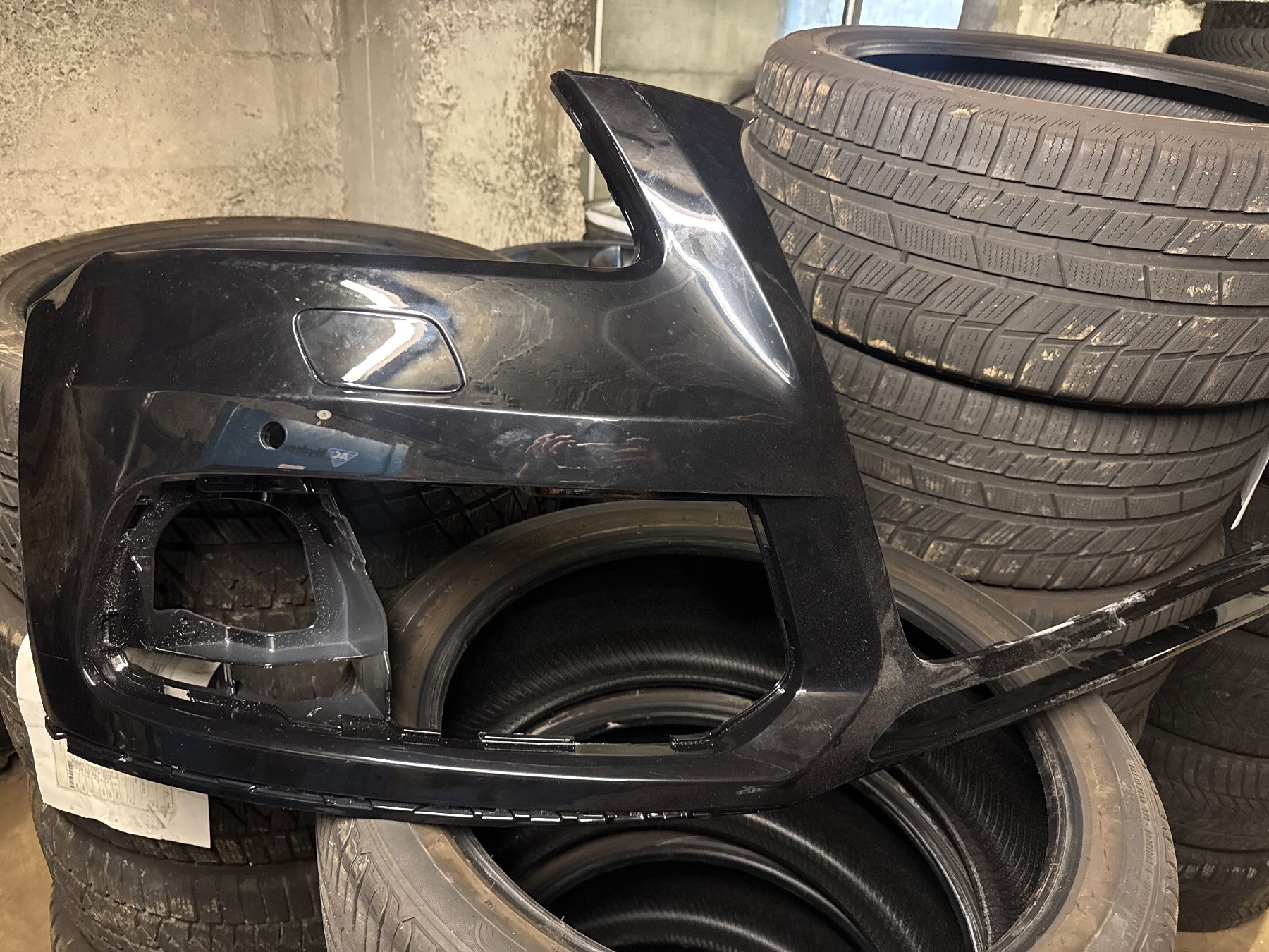 Audi Tutti pezzi di ricambio auto: Audi Q5 Stossstange – Usato da Lenzburg venduto da mpt_qr6v