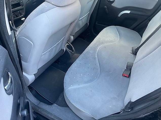 Citroën Automobili: Citroën C3, 1.1L, 5 Portes, Expertisé 2021, Service fait... – Usato da Conthey venduto da ditade 9