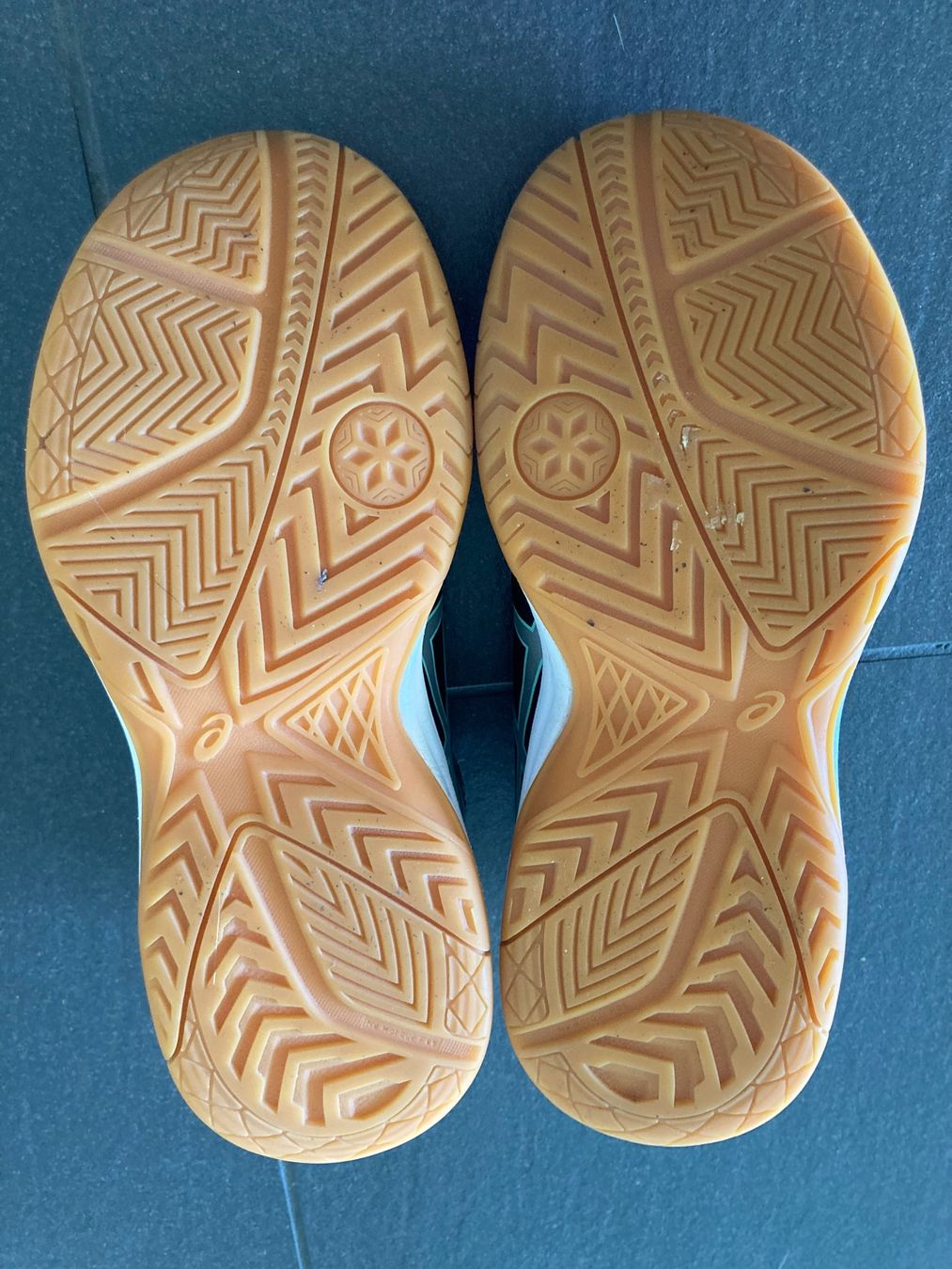 Asics Scarpe per ragazzi: asics Hallenturnschuhe Gr. 35 – Usato da Eschenbach SG venduto da 12seasons 3