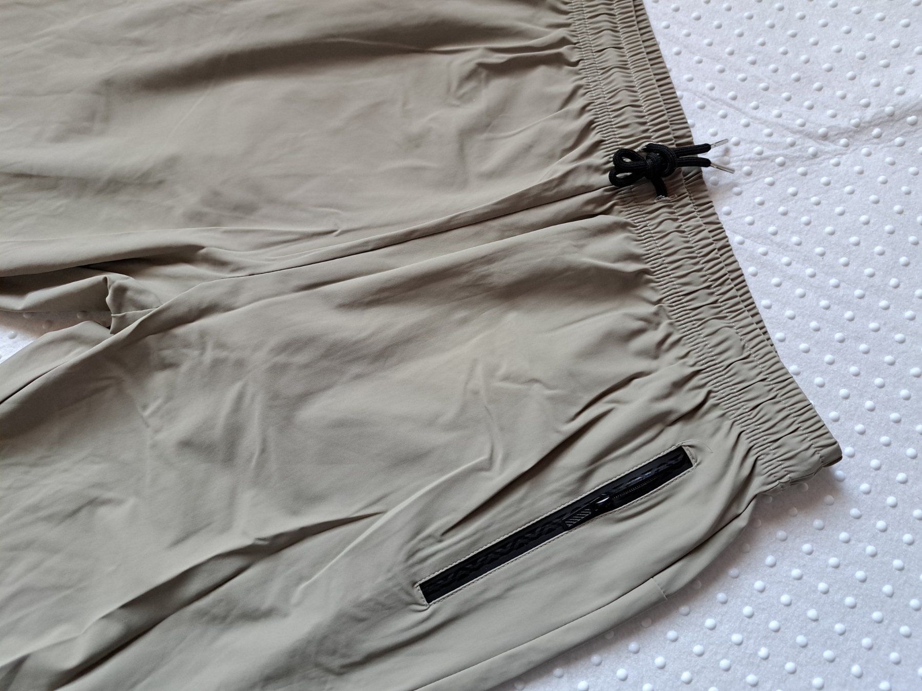 Pantaloni: Trainerhose Sporthose beige Gr. M – Usato da Gysenstein venduto da joshuas81 1