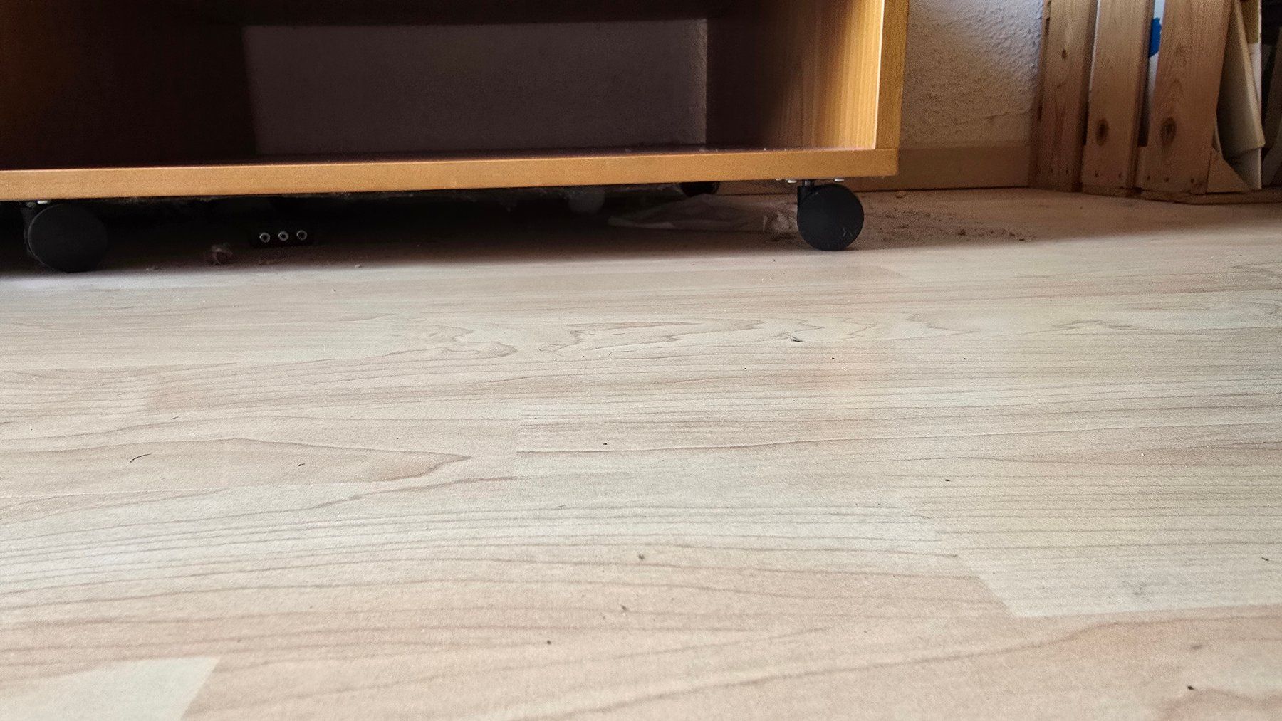 Meubles TV: Fernsehmöbel mit Rollen 2 Stck. Bucheoptik auf Rollen – D'occasion à Bremgarten AG par Morula 1