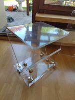 Tischchen aus Acrylglas mit Messing-Elementen