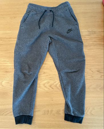 Kinder Nike Trainingshose Jogginghose Gr. M Grau