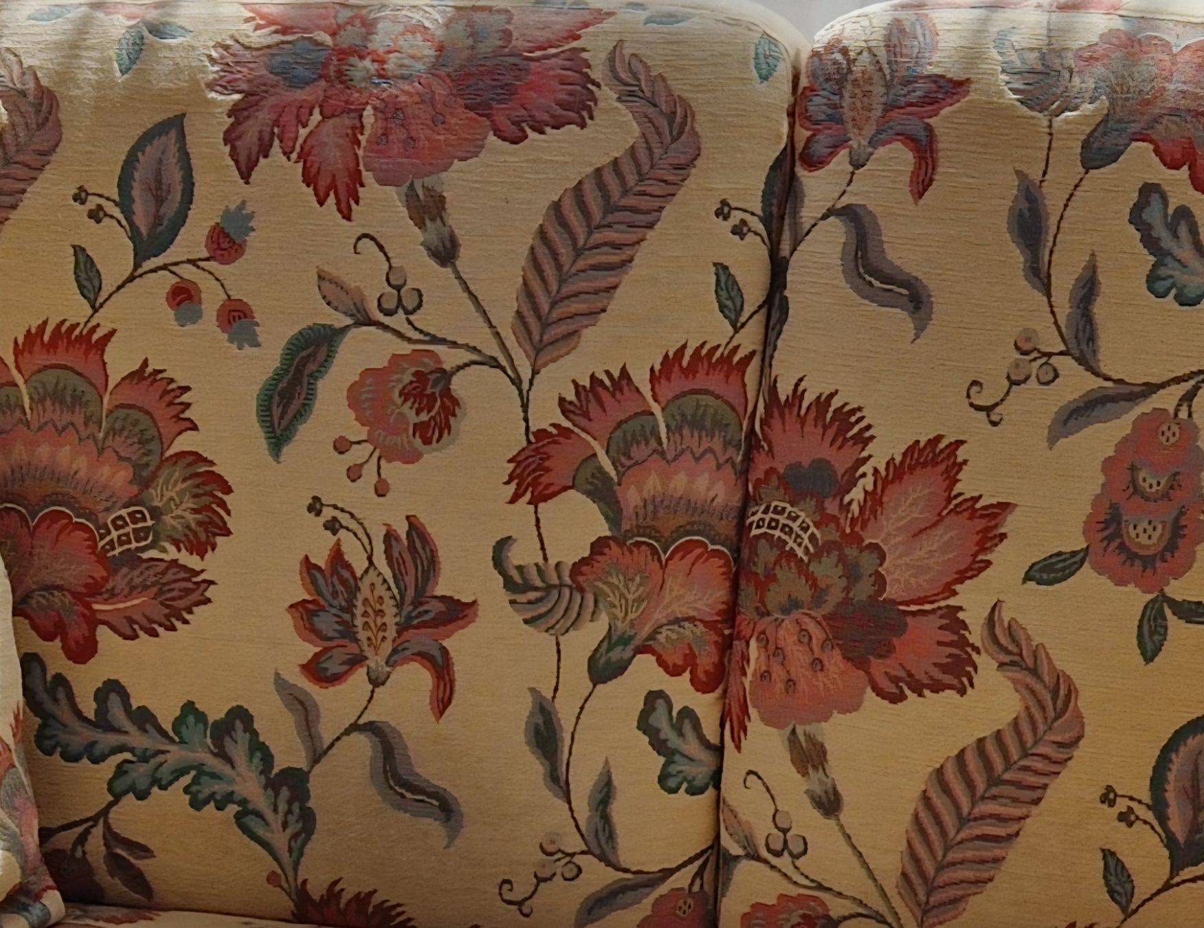 Sofas: Canapé tissu beige ocre à fleurs multicolores – Gebraucht aus Pully von Andalous 1