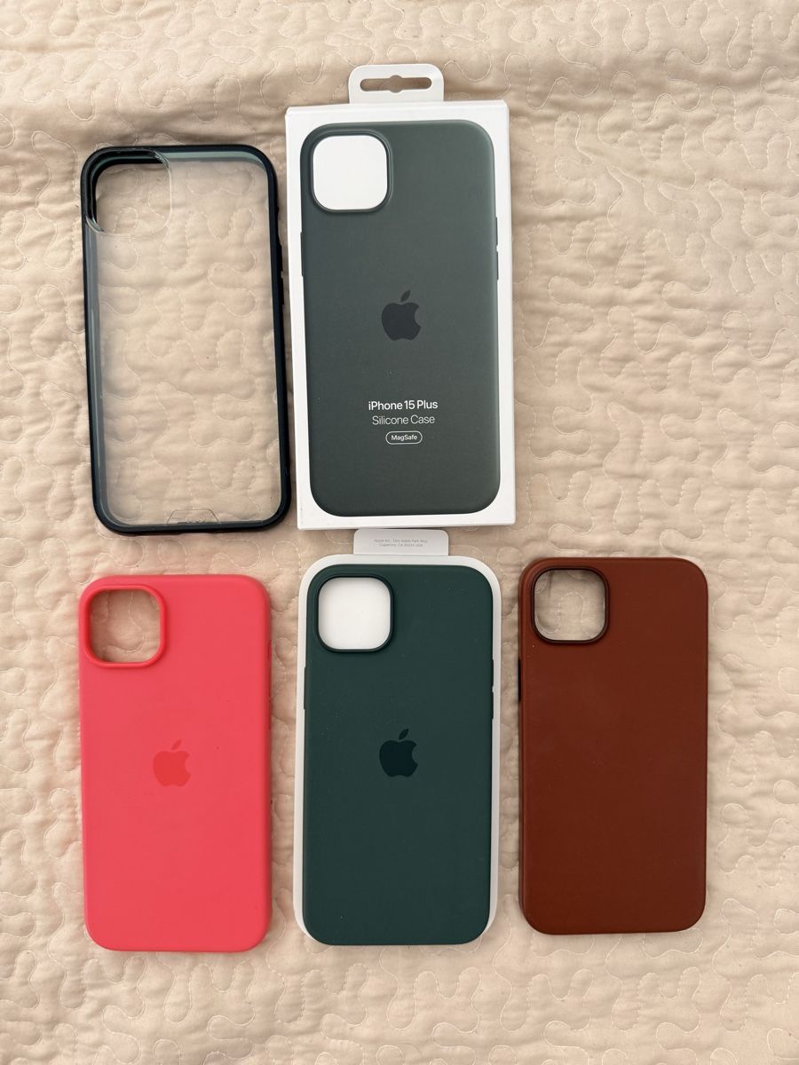 Apple Coques & Protection écran: Hüllen iPhone 15 plus – D'occasion à Lausen par AllexAll