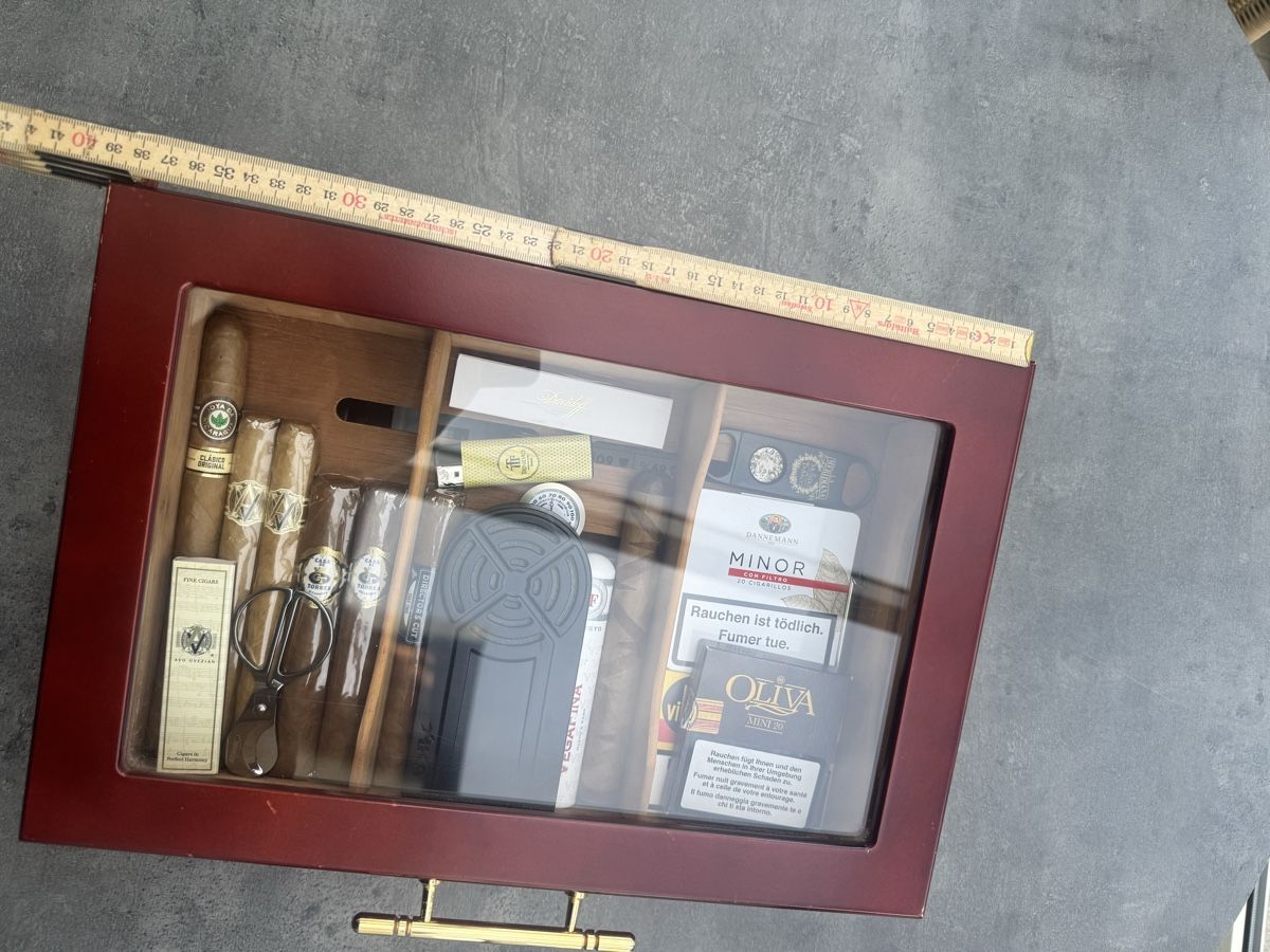 Humidor per sigari: Cigar Humidor Collection, with Accessories – Usato da Seuzach venduto da Wolf936 9