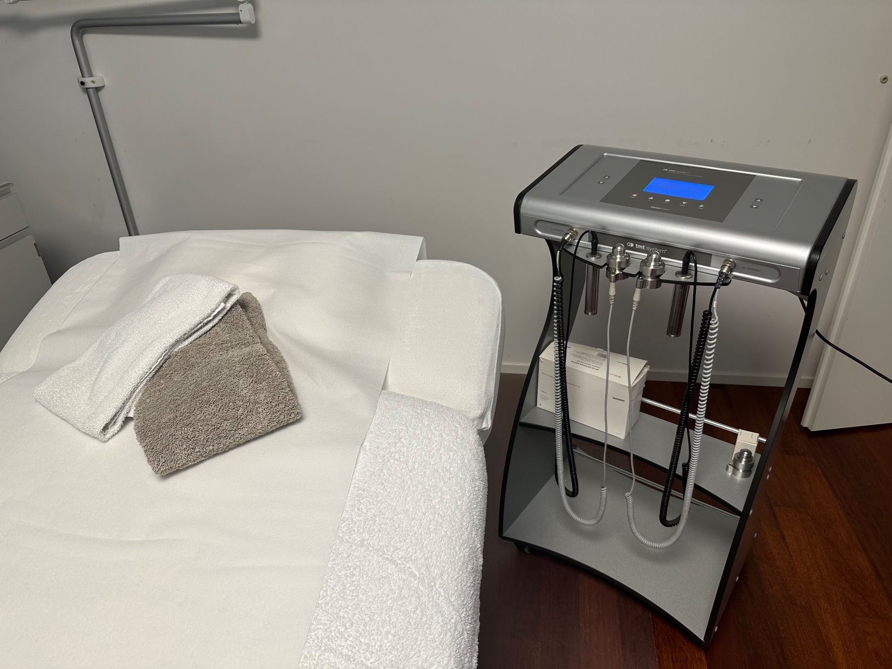 Attrezzature mediche: Mesotherapie Gerät TMT – Usato da Schaffhausen venduto da Zermatt40 1
