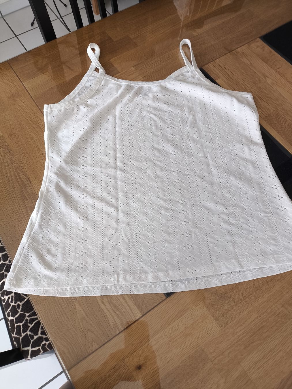 Shein Top: 4er Set Träger Shirts Gr.XL/44 – Nuovo (secondo la descrizione) da Burgdorf venduto da Ropajesi 8